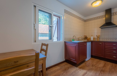 Ribeira Brava Apartment | Solar dos Reis 7, studio for holidays with breakfast