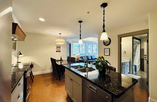 Canmore Resort | Solara Corner Suite-Pool & Hot Tub & Spa