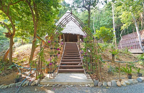 Koh Wai House | Sole Resort Cozy Beachfront Family Bungalow with Restaurant on Private Island