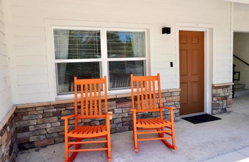 Crescent Beach Apartment | SōLE Suite #1-2 min to BEACH-Patio & Courtyard