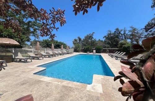 Solenzara Apartment | Solenzara- appartement 5 personnes vue mer dans résidence avec piscine