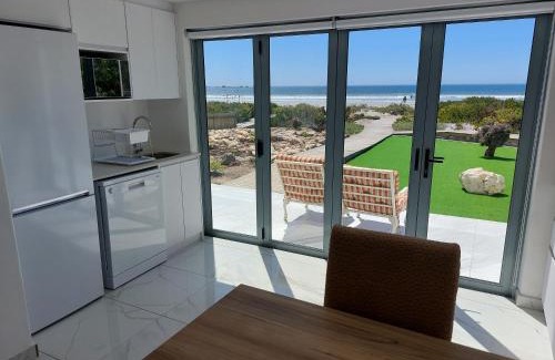 Paternoster Apartment | Soli Deo Gloria, Pearl Studio