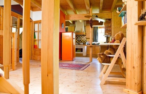 Malta House | Solid wood house with a fireplace, sauna and five bedrooms