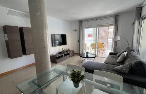 Salou City Centre Apartment | SOLIMAR 10 SALOU Solo FAMILIAS con Parking y piscina