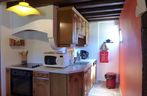 Diou Cottage | Solognote house with shared pool and garden