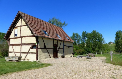 Diou Cottage | Solognote house with shared pool and garden