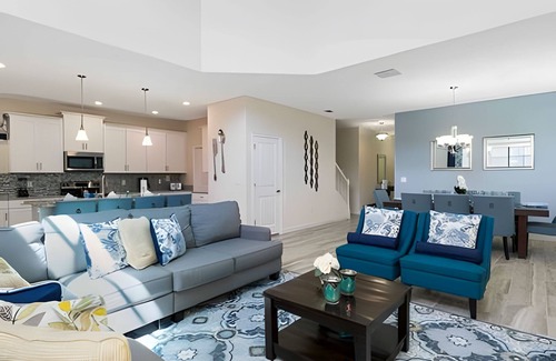 Loughman Villa | Solterra Villa De Tommaso 5BR w Pool & Games