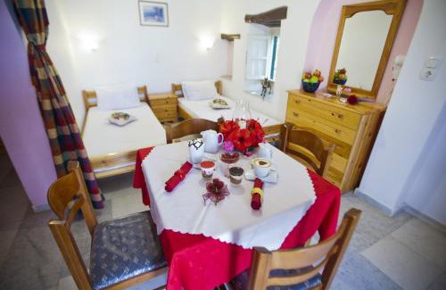 Agia Anna Apartment | Something Else