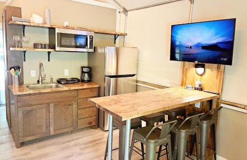 Sutherland Springs House | Son's Rio Cibolo Birdhouse Cabin #22 Brand New Cabins Overlooking Beautiful Spring Fed Creek!