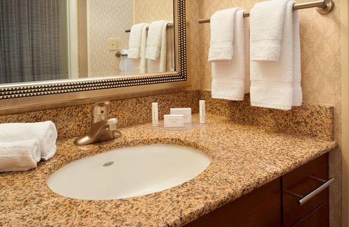 Warren Hotel | Sonesta ES Suites Detroit Warren