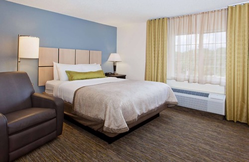 Ashley Oaks Hotel | Sonesta Simply Suites Knoxville