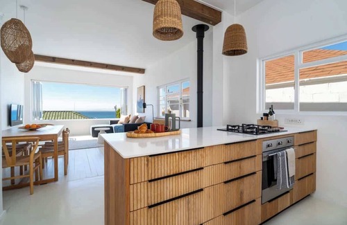 Redhill House | SongBird in Simon's Town + Outdoor Bath & Sea View