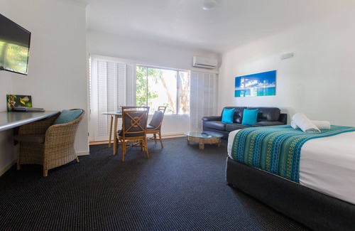 Port Douglas Resort | Sonia’s @ RAMADA RESORT FREE WIFI - D339