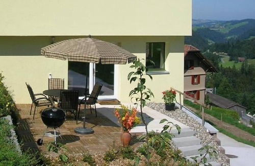 Romoos House | Sonnehöfli, holiday home in the countryside