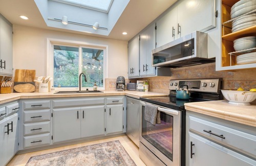 Santa Rosa House | Sonoma Creek Haven | Hot Tub, Firepit, Creekside Views Near Kenwood Wineries