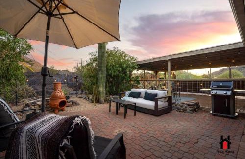 Cave Creek House | Sonoran Desert Getaway with Cowboy Tub