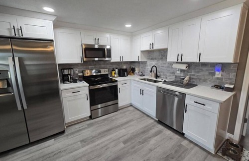 Holiday House | Soothing 3-bedroom house with AC in Pasco county