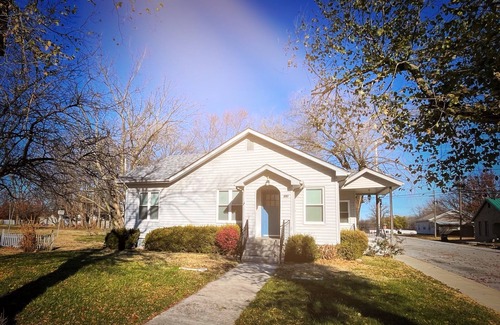 Powell House | Soothing 3-bedroom house with AC in Wheaton