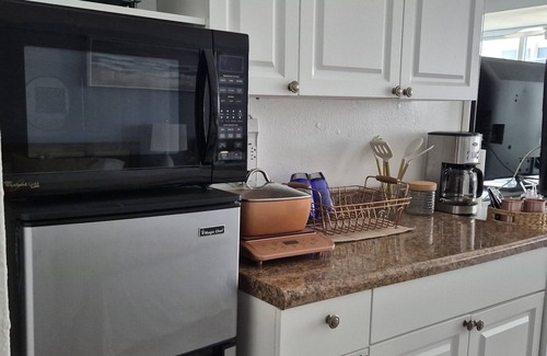 Bermuda Riviera Apartment | Soothing beachfront studio, ocean view, Ocean Manor