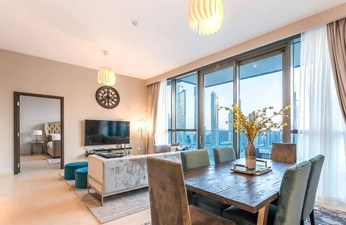 Bur Dubai Apartment | Sophisticated 3BR with Maids Room in Downtown