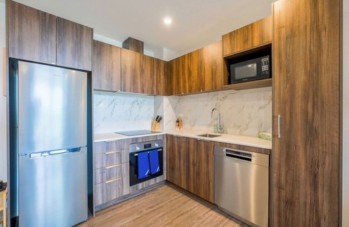 Parnell Apartment | Sophisticated One-Bedroom Hotel Suite in Parnell