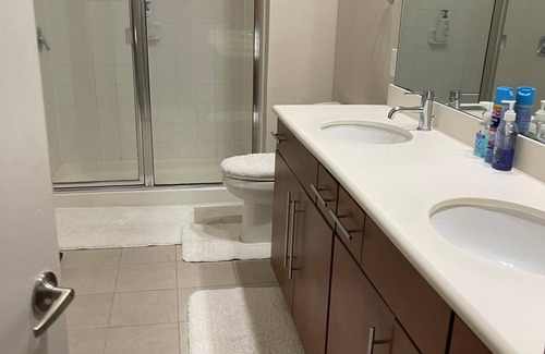 Energy Corridor Apartment | Sophisticated Stay 2-bedroom apartment with AC, fitness room in awesome Houston