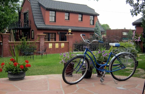 Cody Hotel | Sophisticated Stay Near Cody Night Rodeo & Yellowstone Park Entrance