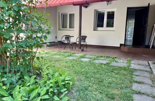 Jozefow Apartment | Sosnowy apartament