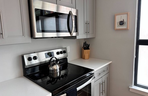 Old City Apartment | Sosuite 1BR Apt w W D Shared Roofdeck