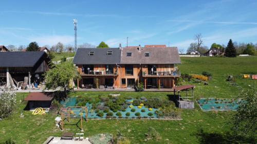 Aix-les-Bains Apartment | SOUKAVATi TOUSBHITA AKANISHTA KEAJRA