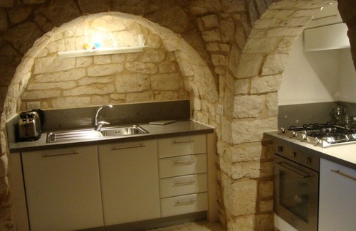 Ostuni Villa | 'Soul of Puglia' - A Rural Gem 3BR/3BA, A/C, WiFi, Hilltop w/POOL & Views