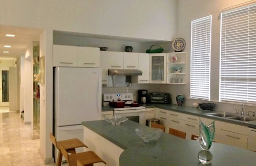 Kinnakeet House | SOUND FRONT/Kite-in/out Direct Beachfront Access Sunsets Best Kiteboard Spot
