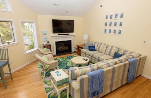 Monteray Shores House | SOUNDFRONT, Sound views, Private Pool, Hot Tub, MS12, Sounds Amazing