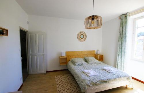 Saze House | Sous La Treille