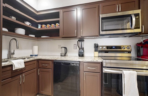 Austin House | South Austin home with cozy living room, WIFI, patio, backyard & dog-friendly