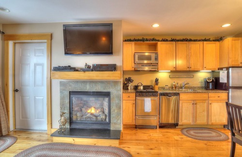 Rangeley Condo | South Branch 13-2 - Newer, cute and cozy, 2nd story condo unit at South Branch