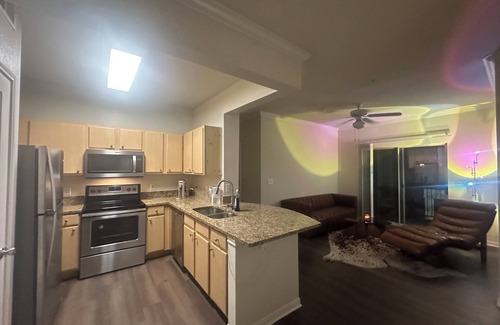 Sweetbriar Apartment | South Congress Austin Modern 2BR with Pool/Hot Tub, Convenient to Nightlife