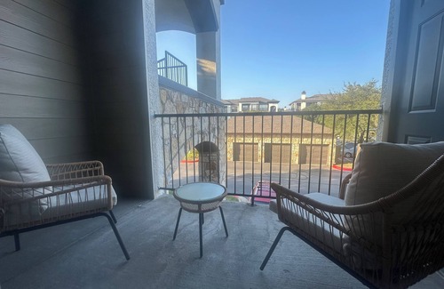 Sweetbriar Apartment | South Congress Austin Modern 2BR with Pool/Hot Tub, Convenient to Nightlife