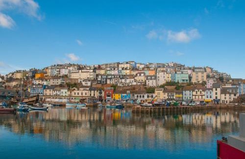 Galmpton House | South Devon - River Dart Views - Free Parking - Pet Friendly