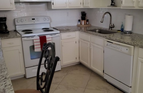 Hammock Bay Condo | South-east exposure, natural & breezy, Golf & water view