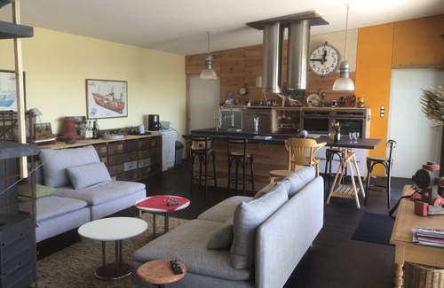 Treffiagat House | South-facing house facing the ocean