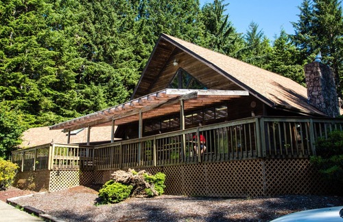Florence Cabin | South Jetty RV & Camping Resort