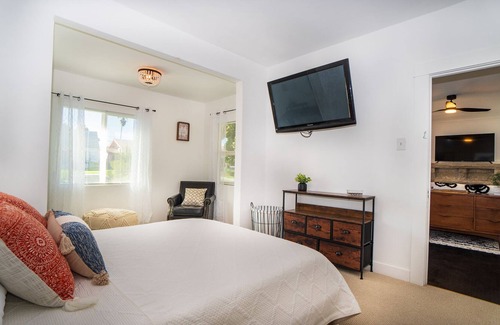 Park Mesa Heights House | South LA Oasis