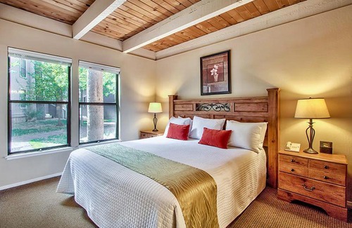 South Lake Tahoe House | South Lake Tahoe Resort - Steps to Beach & Close to Heavenly