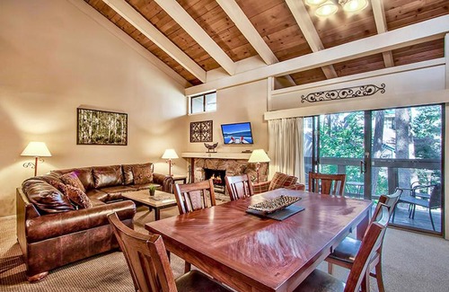 South Lake Tahoe House | South Lake Tahoe Resort - Steps to Beach & Close to Heavenly