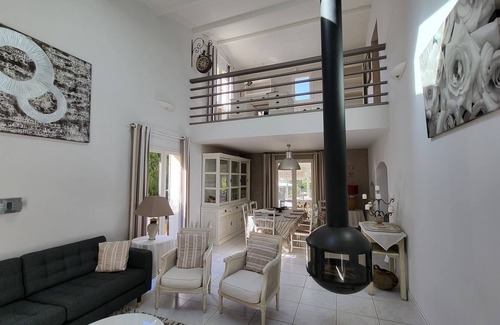 Montarnaud House | SOUTH OF FRANCE BEAUTIFUL HOUSE WITH GARDEN AND POOL LOCATED IN A HAVEN OF PEACE.