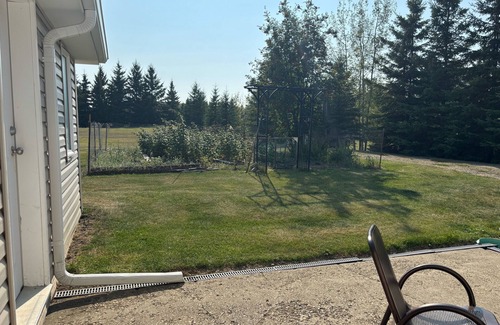 Sherwood Park Villa | South Park secluded private getaway