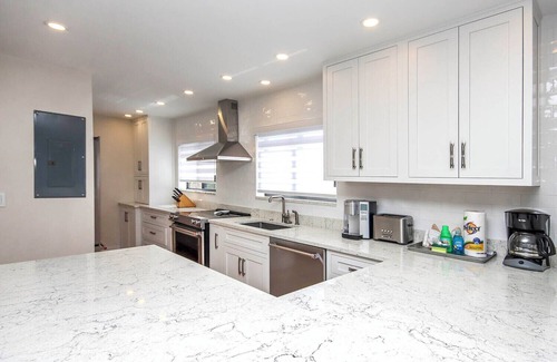 Captiva House | South Seas Beach Cottage 1408: Remodeled 2BR/2BA, Screened Lanai, Heated Pool.