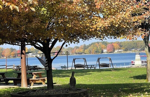 Twin Lake Cabin | South Shore Resort - Blue Jay