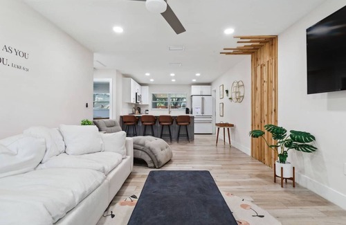 Oakford Park House | South Tampa Stunner! Modern 3BR/2.5BA Home